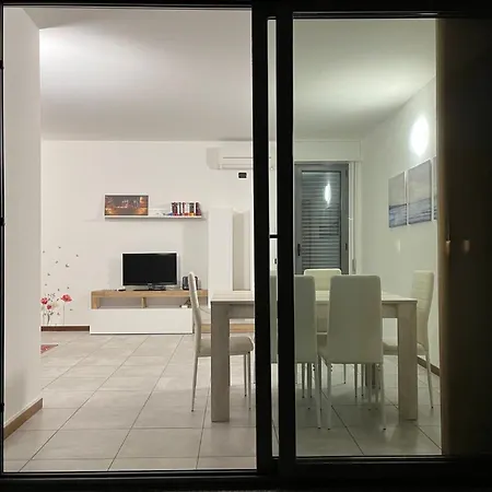 Lake With Terrace & Parking Apartment Como